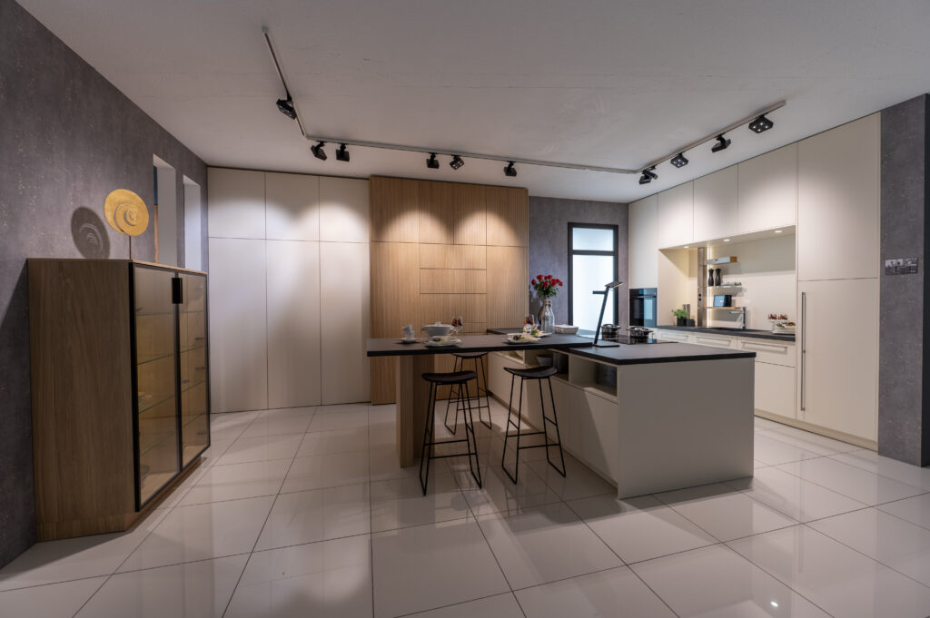 Cuisine Equipee Sur Mesure K11_B_708 Scaled