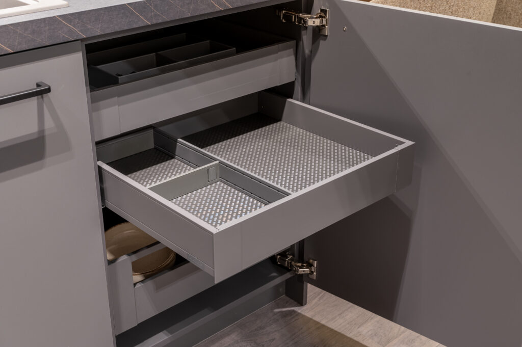 Cuisine Equipee Sur Mesure K25_Detail 01_840 Scaled